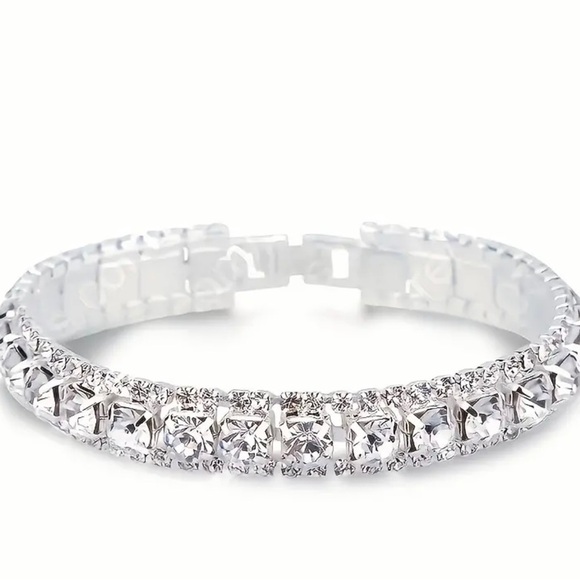 Rhinestone Diamond Silver Glam Sparkly Bling Bracelet New - Picture 3 of 6